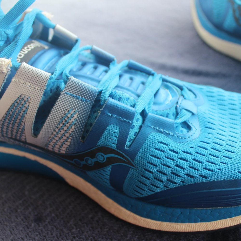 Saucony ISO Liberty - Mens Size 12 - Blue and White